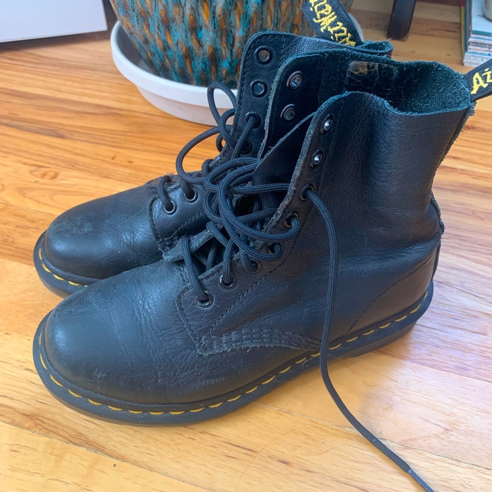 Dr Marten Pascal - soft leather - women’s size US6